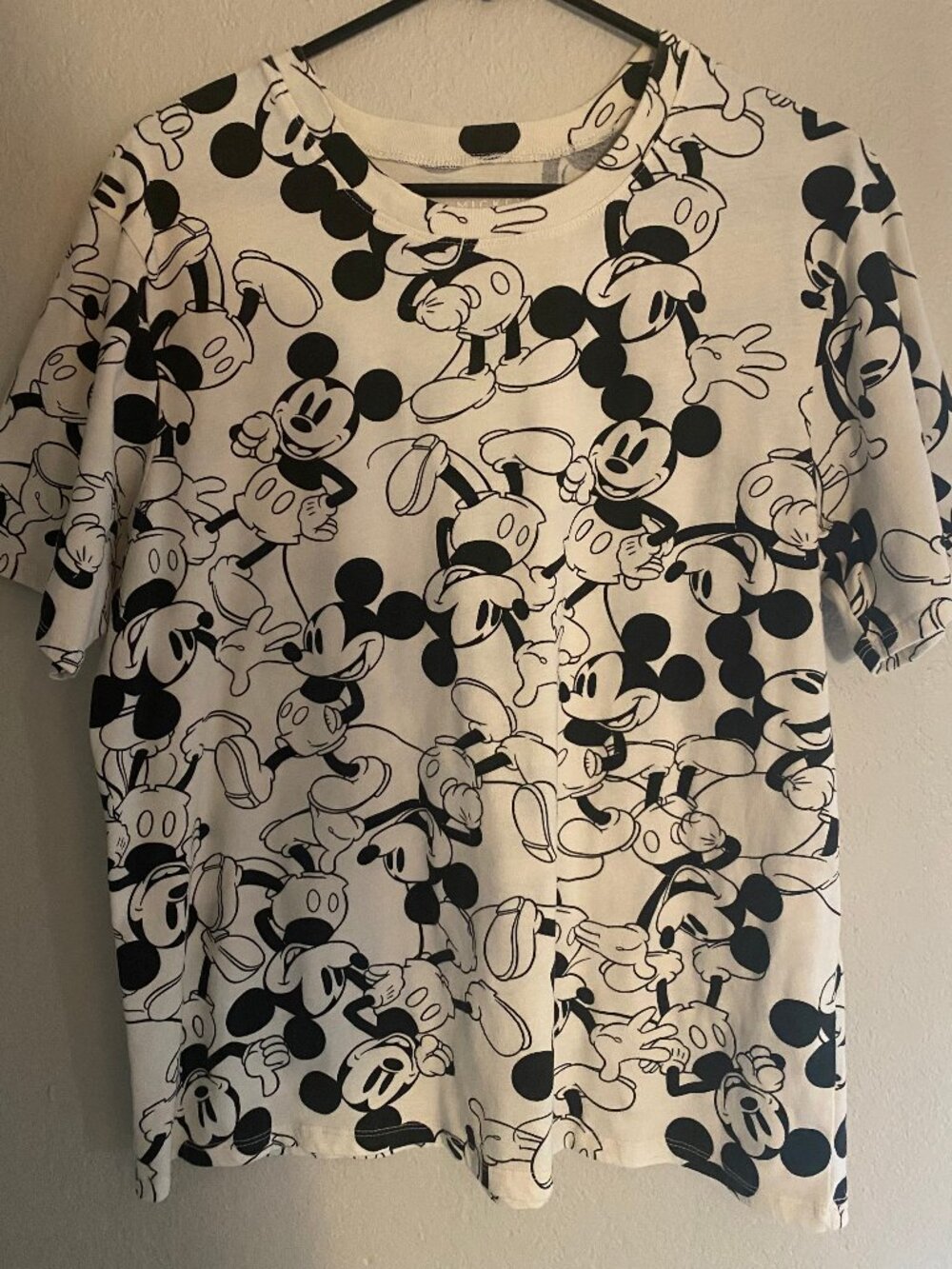 Disney Mickey Mouse T-shirt Size 1X Black and White